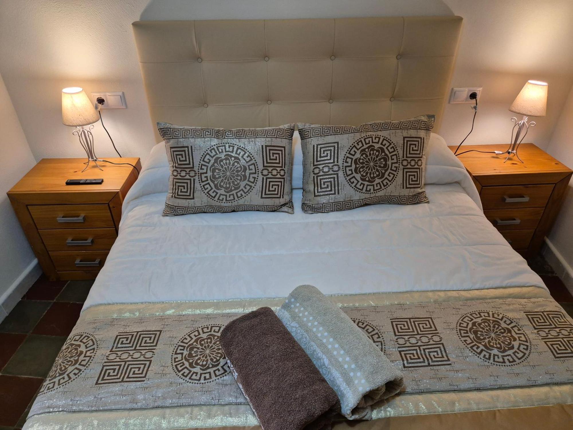 Grupo Garcia De Paredes Apartamentos Turisticos Trujillo Eksteriør billede